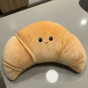 NWOT croissant squishmallow